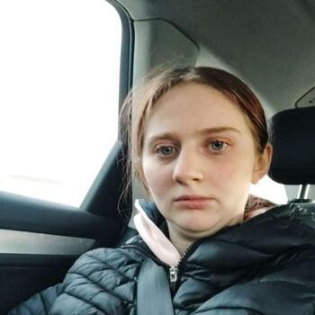 Babysitter in Saint-Jean-en-Royans: Emeline