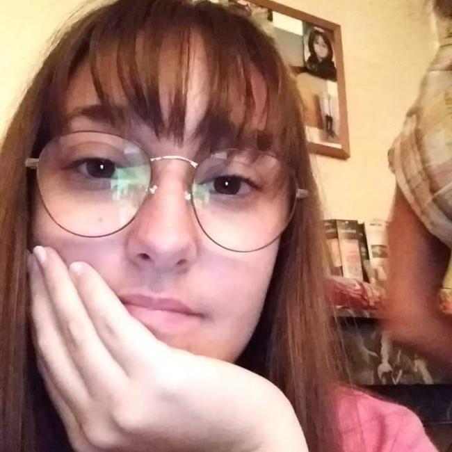 Babysitter in Saint-André-les-Vergers: Julie