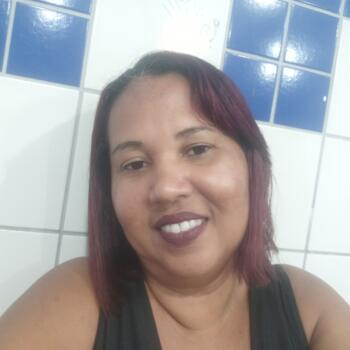 Babá em Maceió: Valdirene