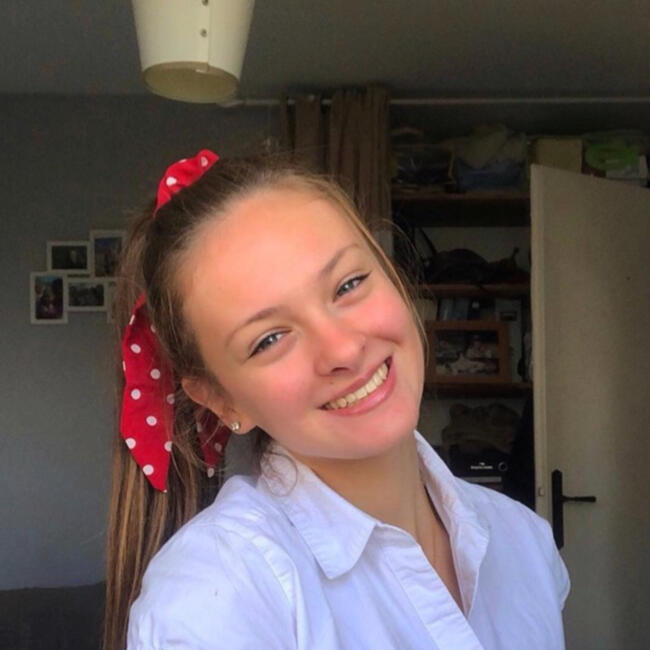 Babysitter in Rouen: Anna