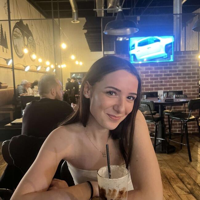 Babysitter in Hamilton: Dani