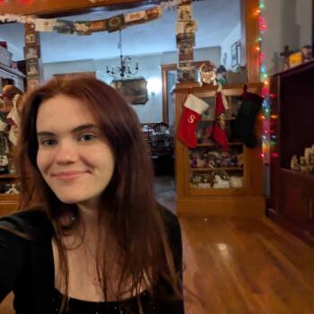 Babysitter West Roxbury: Sara