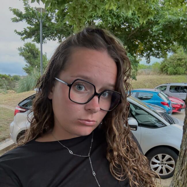 Babysitter in Béruges: Julie