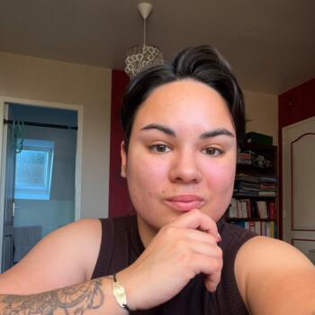 Babysitter in Saint-Germain-de-Livet: Louna