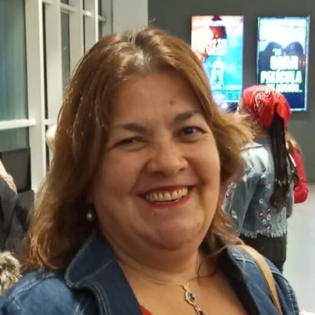 Babysitter in Salinas: SILVIA