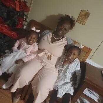 Babysitting job in Newport News: babysitting job Gwendolyn