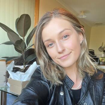 Babysitter in Gold Coast: Candice