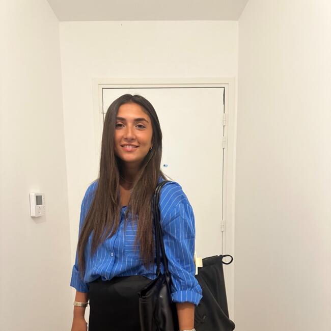 Babysitter in Clichy: Shirel