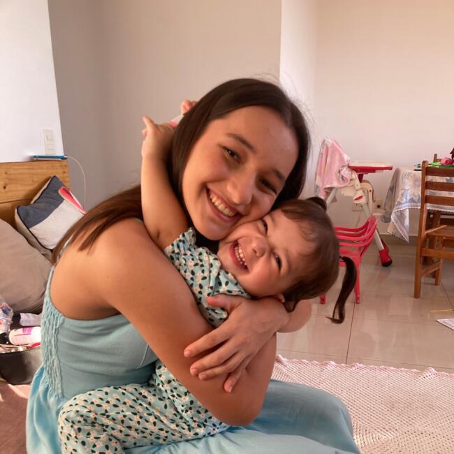 Babá em Americana: Livia