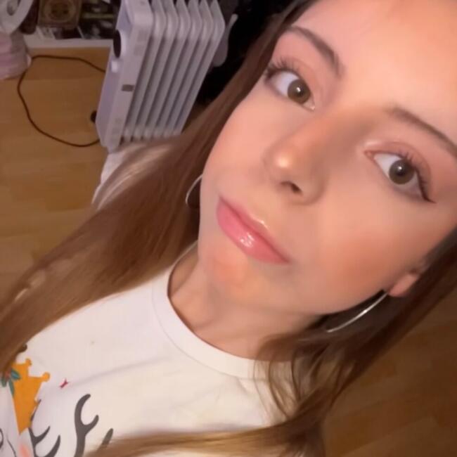 Babysitter in Saint-Ouen-l'Aumône: Ashley