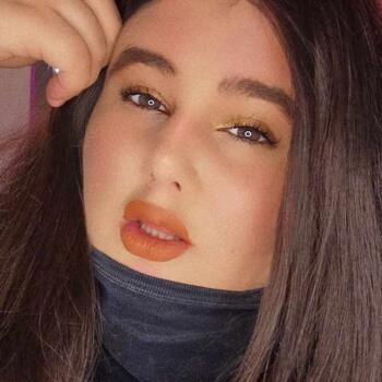 Babysitter in Chertsey: Selena