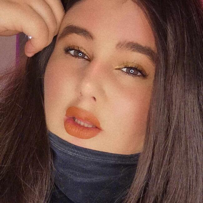 Babysitter in Chertsey: Selena