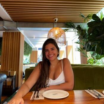 Babysitter em Almada: Yasmim