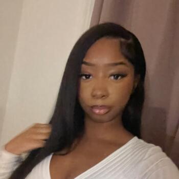 Babysitter in Paris: Lalya