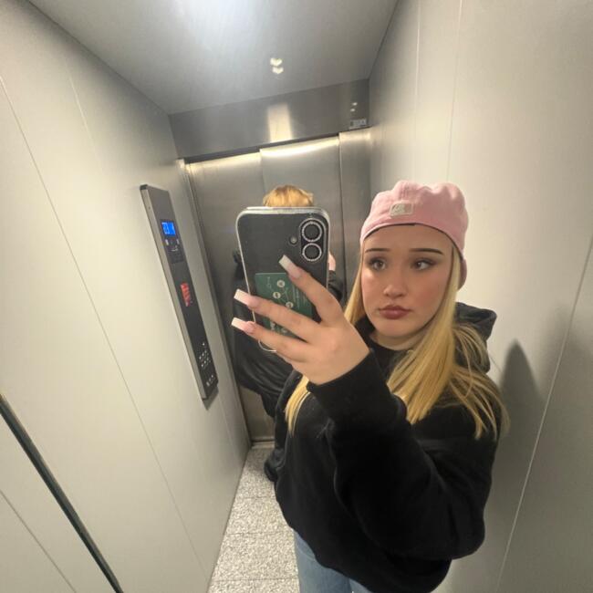 Babysitter in Cologne: Cynthia