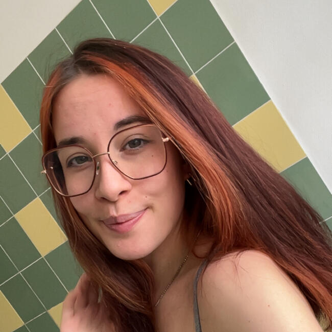 Babysitter in Hondschoote: Floryne