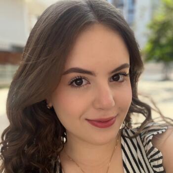 Babá em Brasília: Isabela Arantes