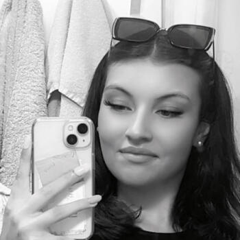 Babysitter in Longvic: Fiona