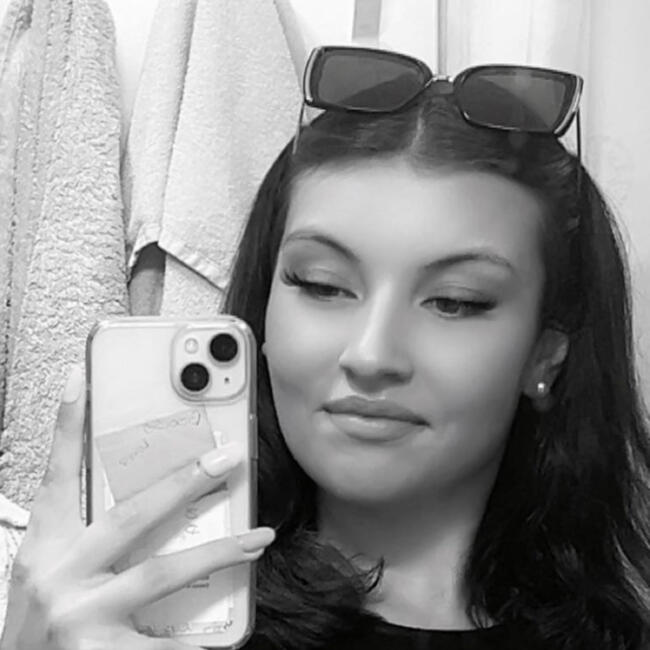 Babysitter in Longvic: Fiona