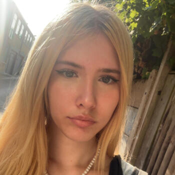 Babysitter in London: Elena