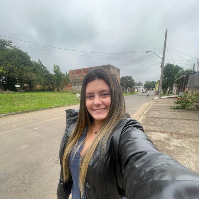 Babysitter in Novo Hamburgo: Paola