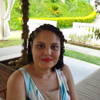 Babá Chapecó: Lays Santos