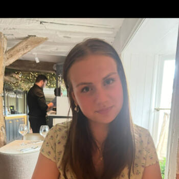 Babysitter in Pinner: Connie