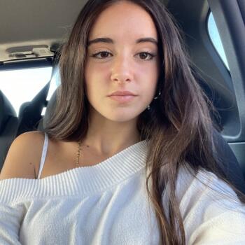 Babysitter em Belas: Inês