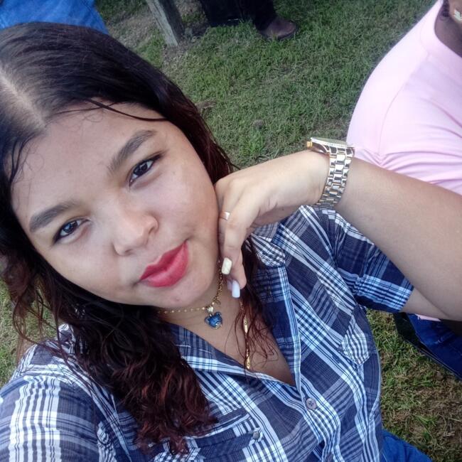 Niñera en David: Adela