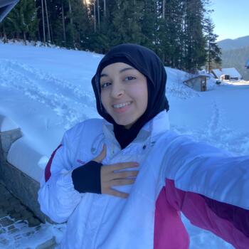 Babysitter Spresiano: Hidaya