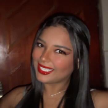 Babá em Trindade: Júlia