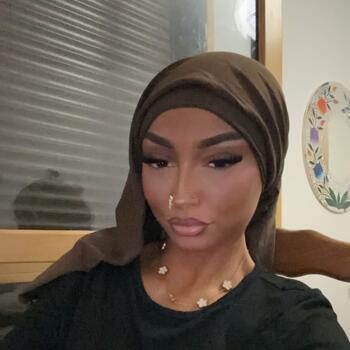 Babysitter Meaux: Houda