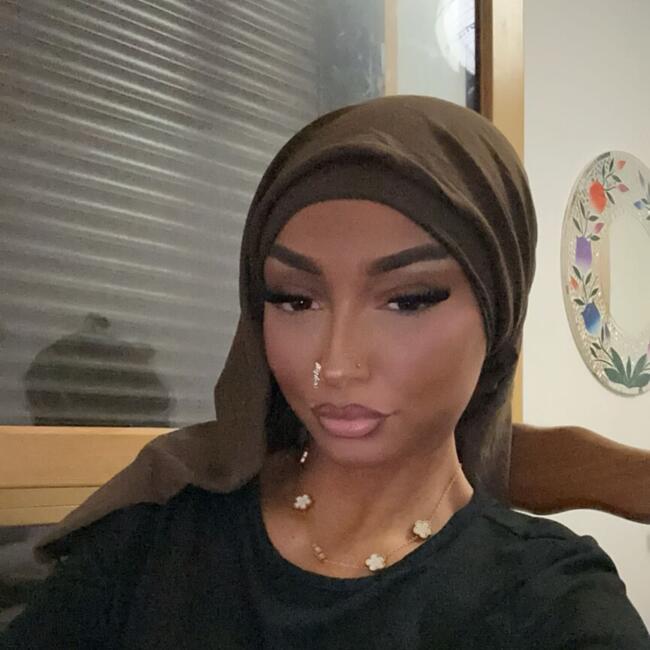 Babysitter in Meaux: Houda