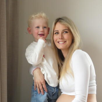 Babysitting job in Een-West: Melanie