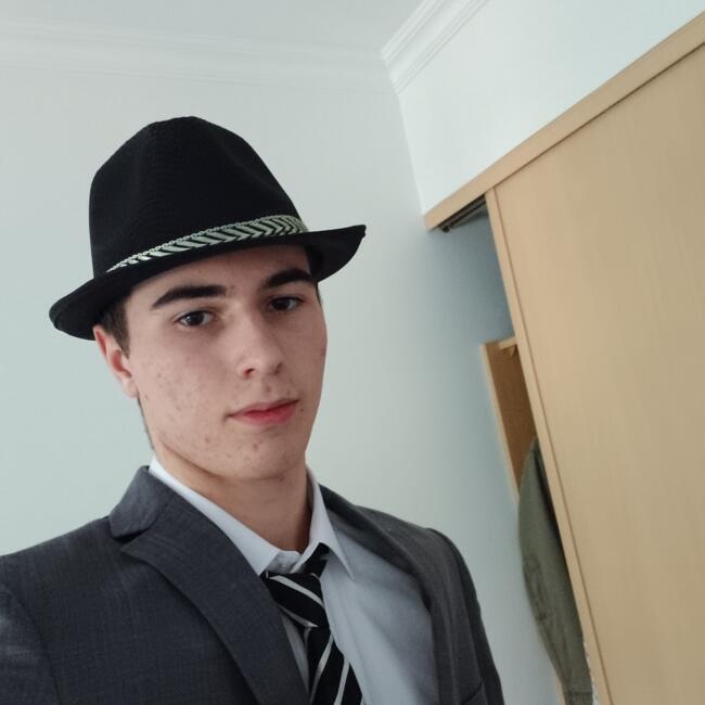 Babysitter in Méry-sur-Oise: Angelo Gabriel