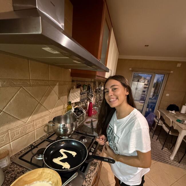 Babysitter em Paço de Arcos: Sara