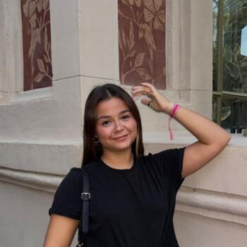 Babysitter in Santa Coloma de Gramenet: Lucia