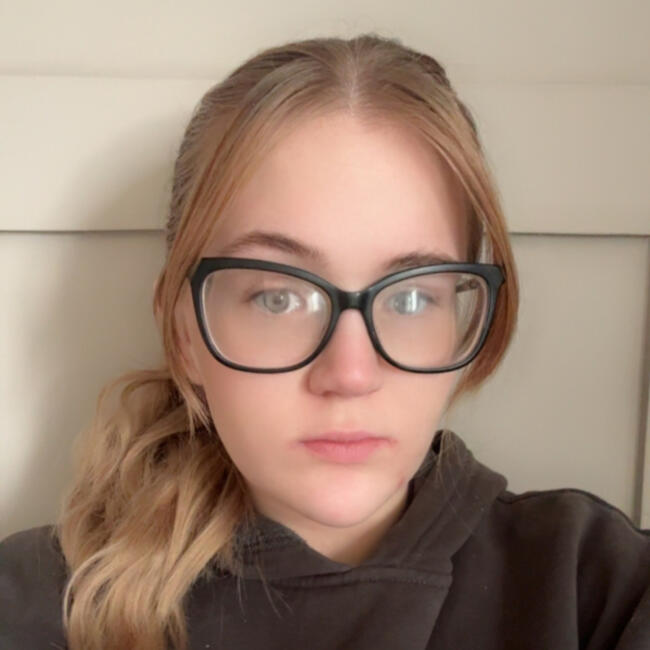 Babysitter in Wingate: Naomi