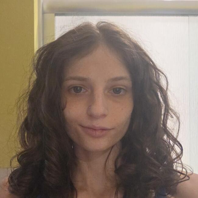 Babysitter in Centereach: Marie