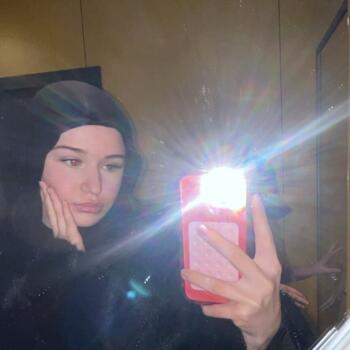 Babysitter Montceau-les-Mines: Clara