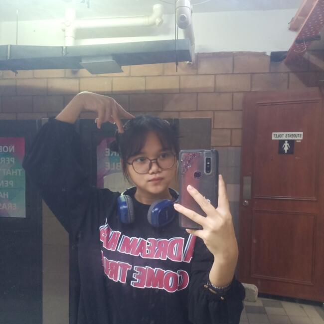 Pengasuh di Kuching: Vivi