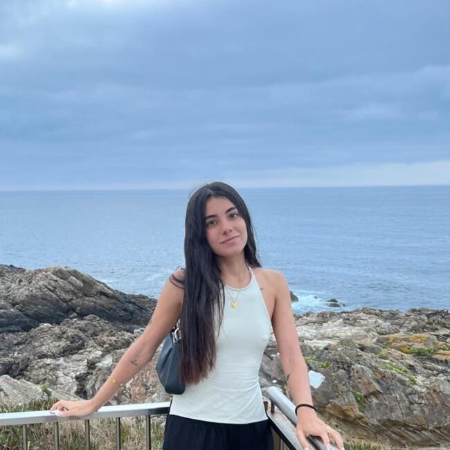 Nanny in Alcalá de Henares: Laura