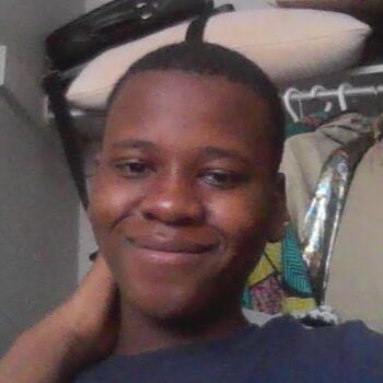 Baby-sitter in Waterloo: Akim