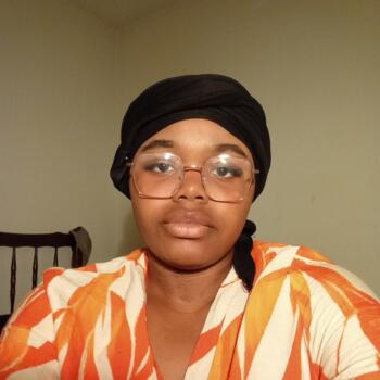 Babysitter in Auxerre: Bryhana