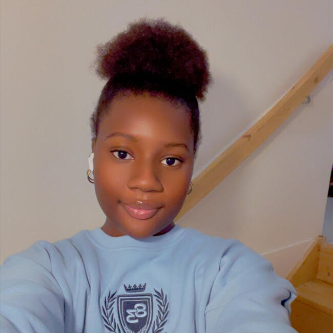 Babysitter in Toulouse: Mame awa