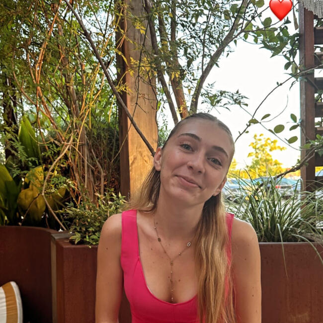 Babysitter in Bordeaux: Chloé