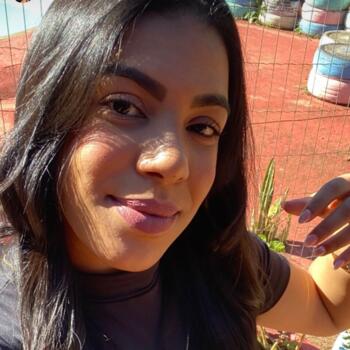Babysitter in João Monlevade: Yasmin