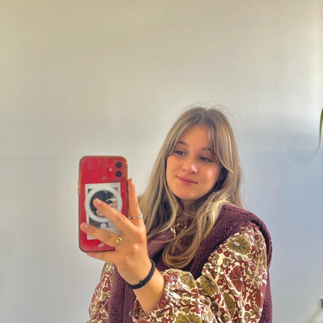 Babysitter in Pau: Louise