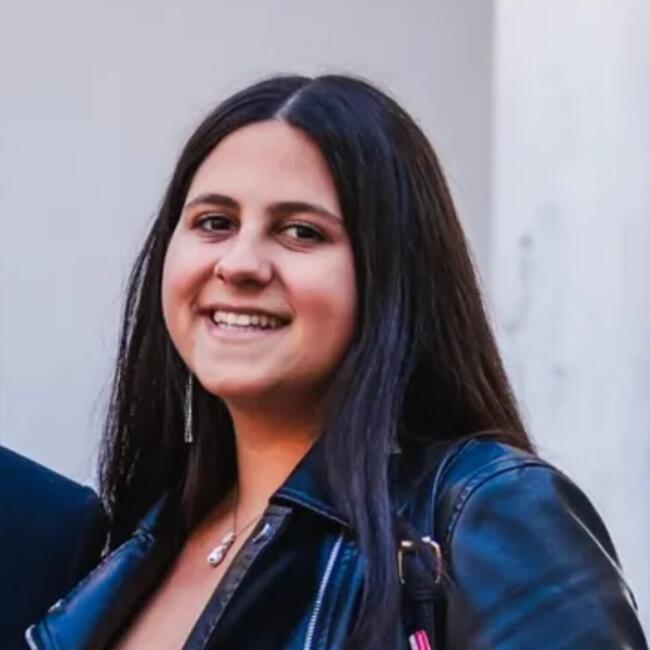 Babysitter a Vidigulfo: Simona