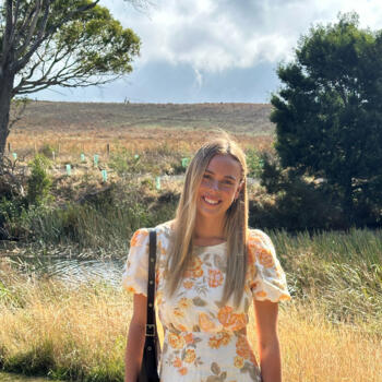 Babysitter in Hobart: Frances